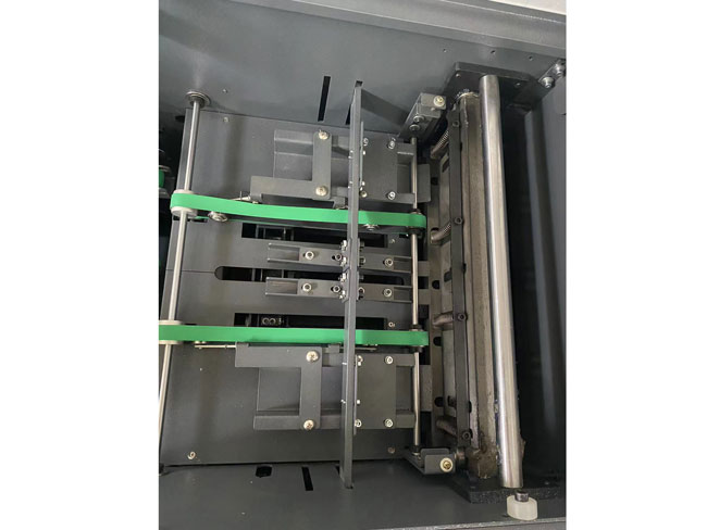 订折切（三面切）