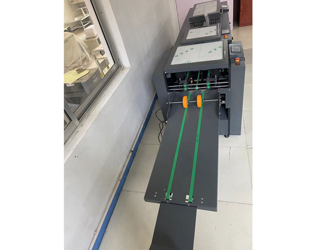 订折切（三面切）